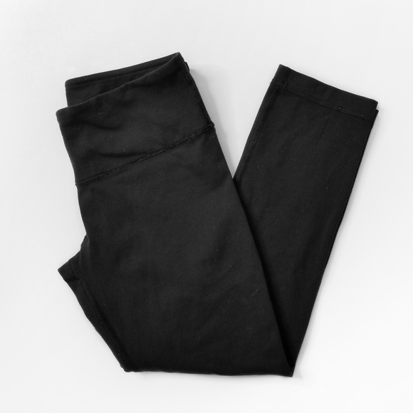 lululemon athletica Pants - LULULEMON Black Capri Crop Leggings Yoga Pants